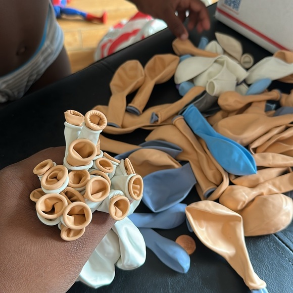 READY TO SHIP GENDER REVEAL DECOR BUNDLE 🎉🩵🩷 INCLUDES FREE BALLOONS 100+ - Picture 17 of 17